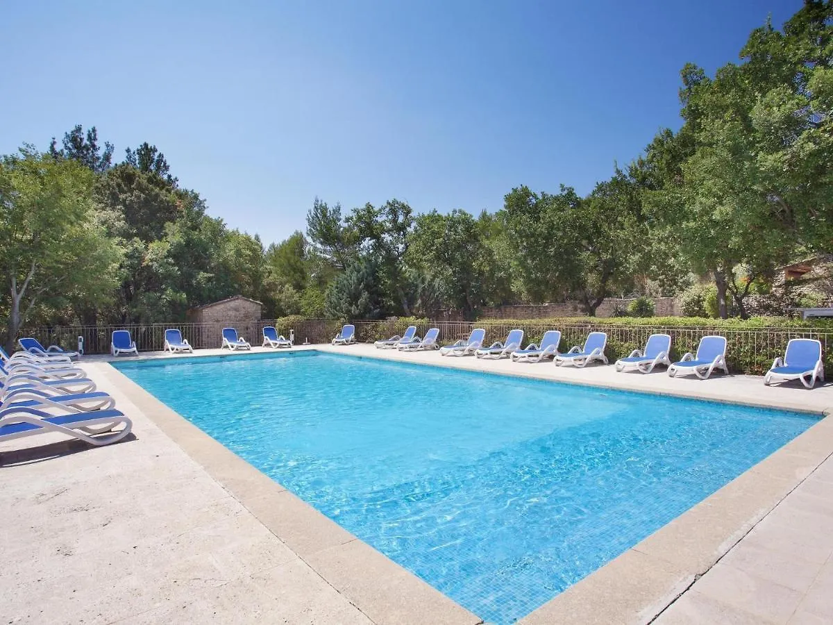 Holiday home Neat Apartment With Ac, 3 Km Form The Centre Of Gordes