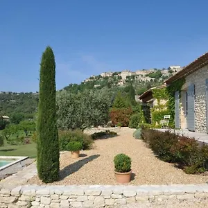 In Gordes, Facing The Entire Luberon Park A Beautiful 5 Bedrooms House Gordes