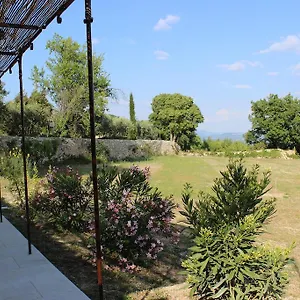 Les Rapieres Holiday home